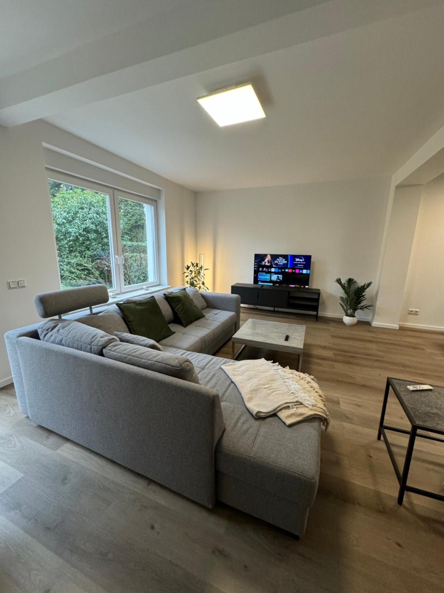 Haus Mit Garten - Kingbett - Wifi - Parkplatz เอสเซน ภายนอก รูปภาพ